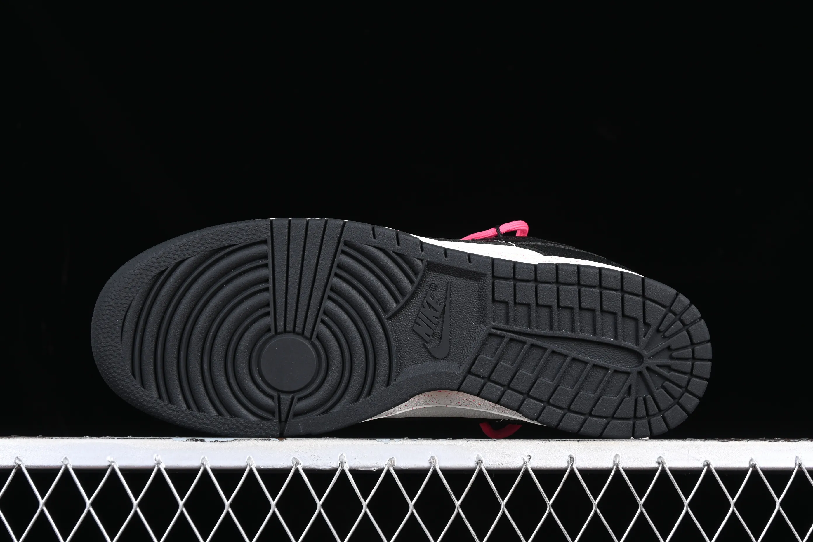 All Categories Nk SB Dunk Series Nk SB Dunk Low Low-top sneakers Nk Dunk Low "Multi Color" Vibrant three hooks Customized version of deconstructed strap casual sneakers FD4623-131